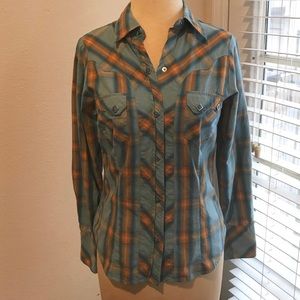 Roper snap button long sleeve top